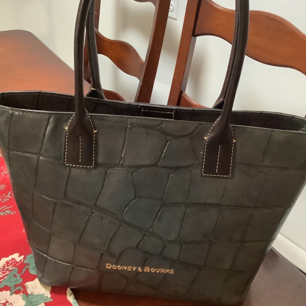 Large Dooney & Bourke Croc Design Leather Tote - PreOwned - Picture 4 of 9